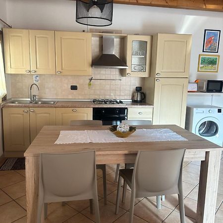 Ely Hause Apartment Calmasino Bagian luar foto