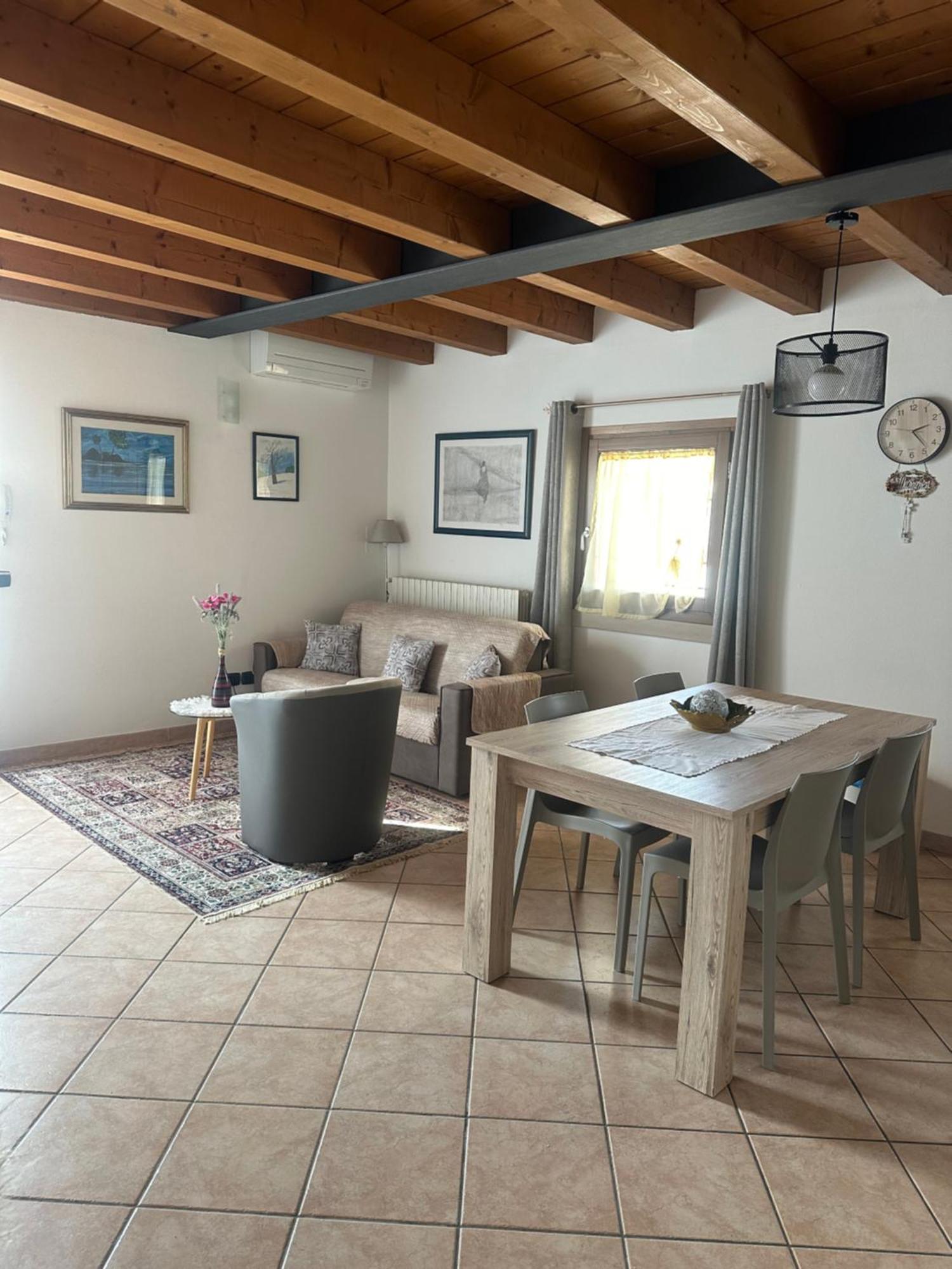 Ely Hause Apartment Calmasino Bagian luar foto