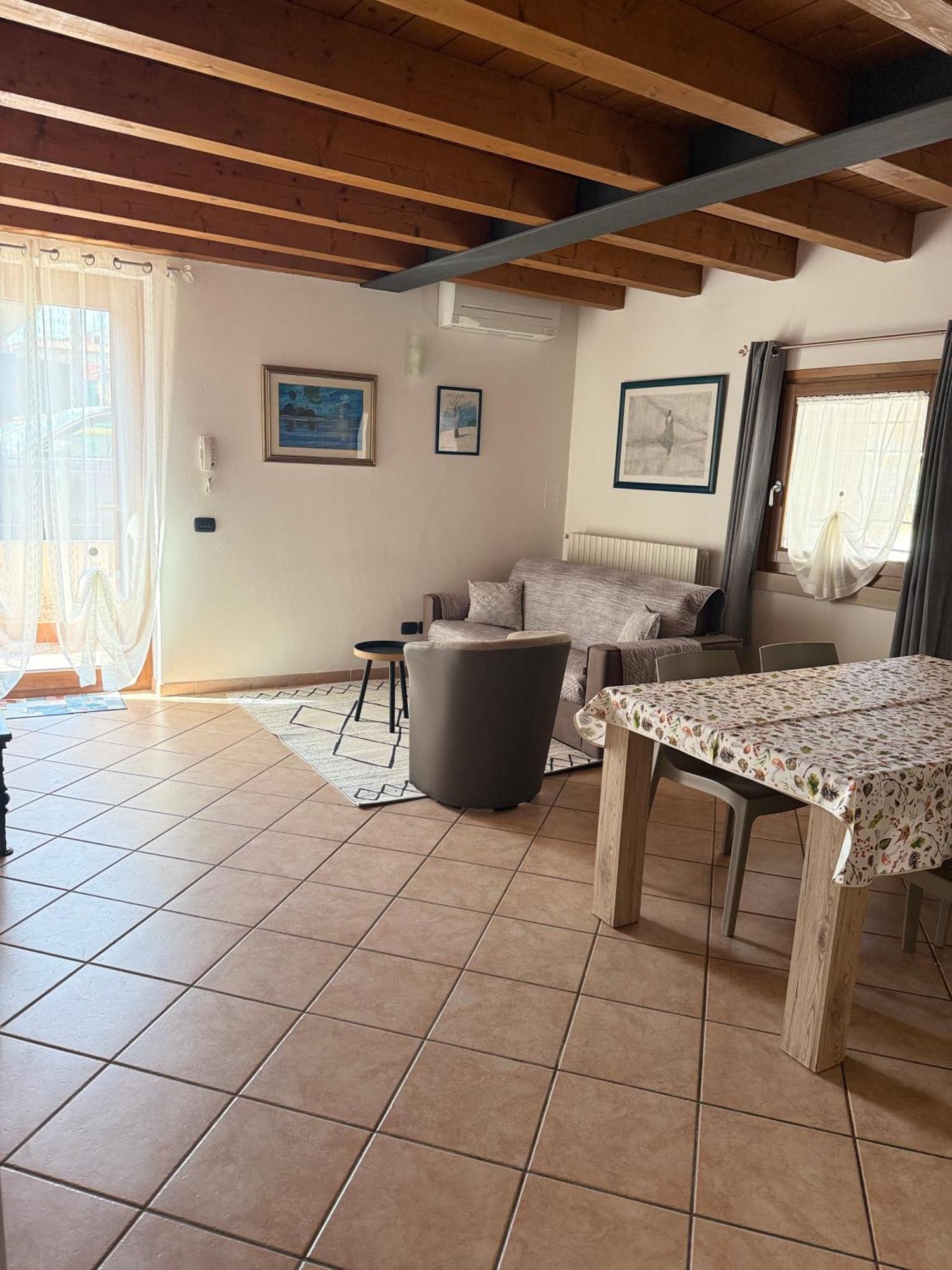 Ely Hause Apartment Calmasino Bagian luar foto